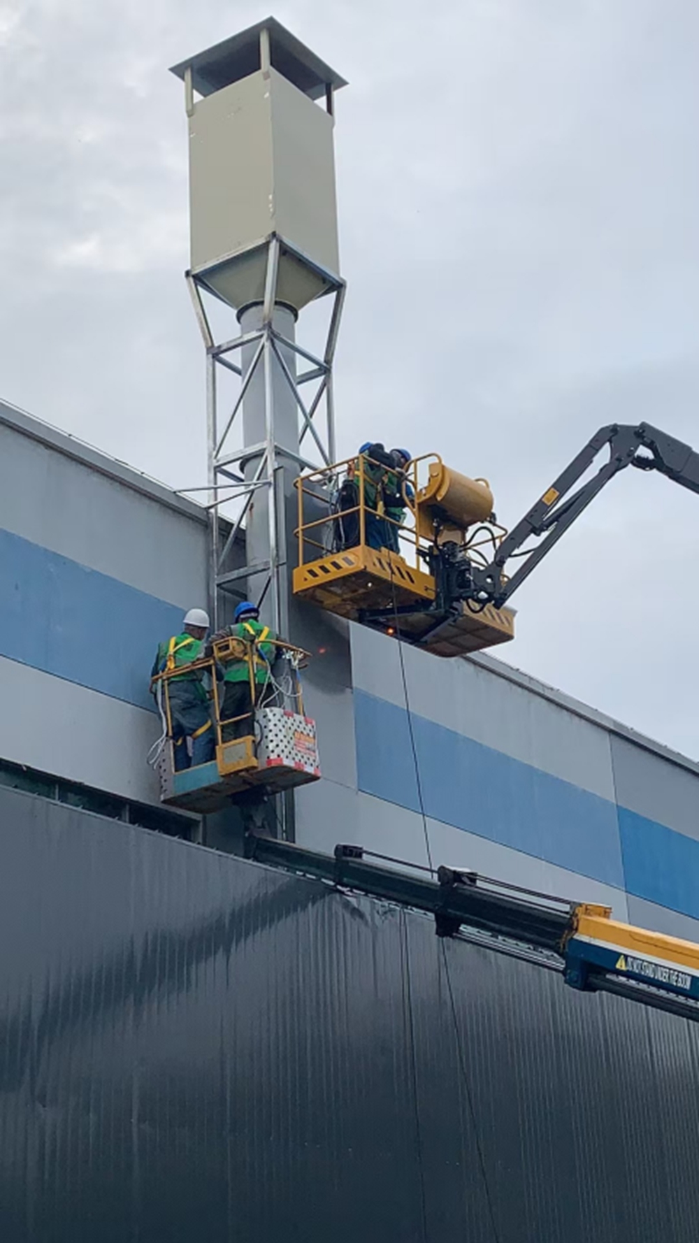 烟囱顶端消声器